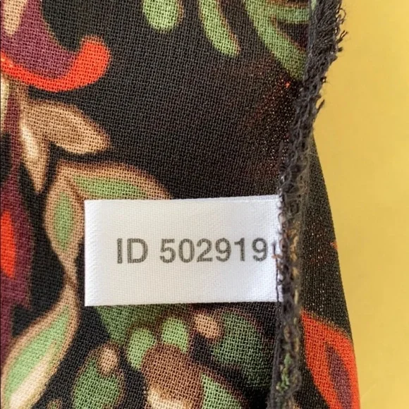 Floral Sleeveless Top - Black and Red - Picture 6 of 6